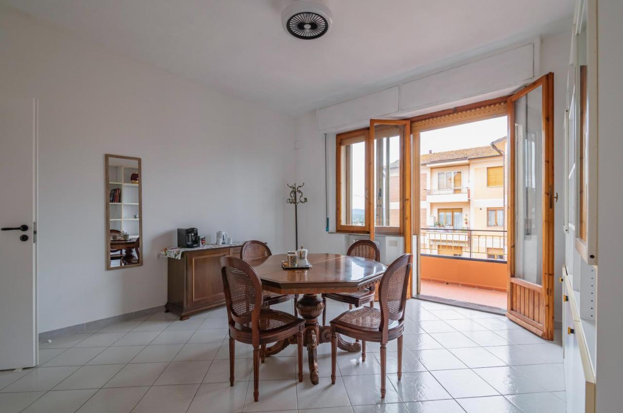 شقة Comfy Flat Steps Away From Siena Station! المظهر الخارجي الصورة