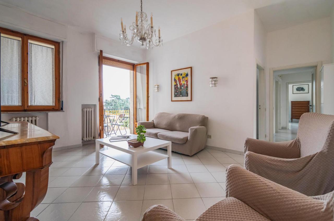 شقة Comfy Flat Steps Away From Siena Station! المظهر الخارجي الصورة