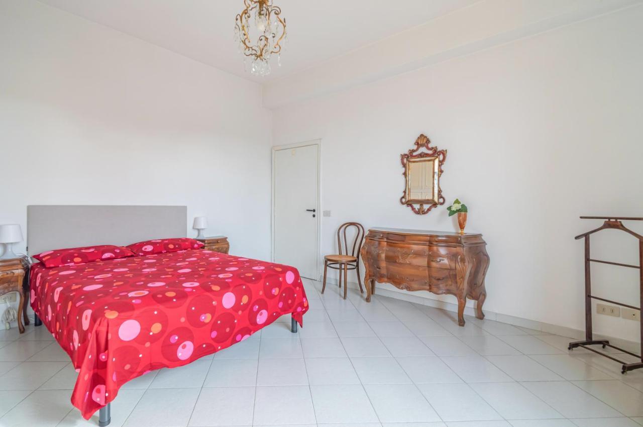 شقة Comfy Flat Steps Away From Siena Station! المظهر الخارجي الصورة
